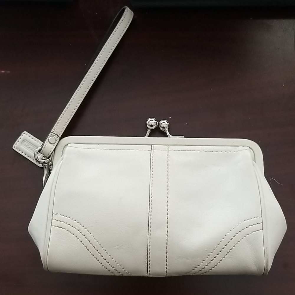 Coach Vintage Vachetta Kisslock Wristlet White